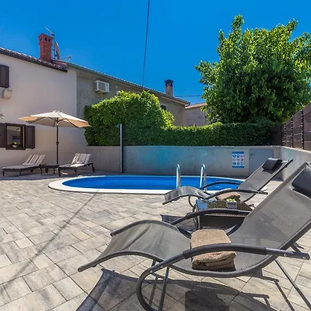 House Pavovci Tatil Evi *