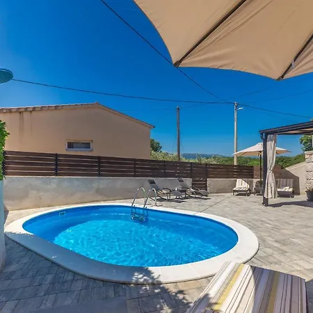 Tatil Evi House Pavovci Milohnici