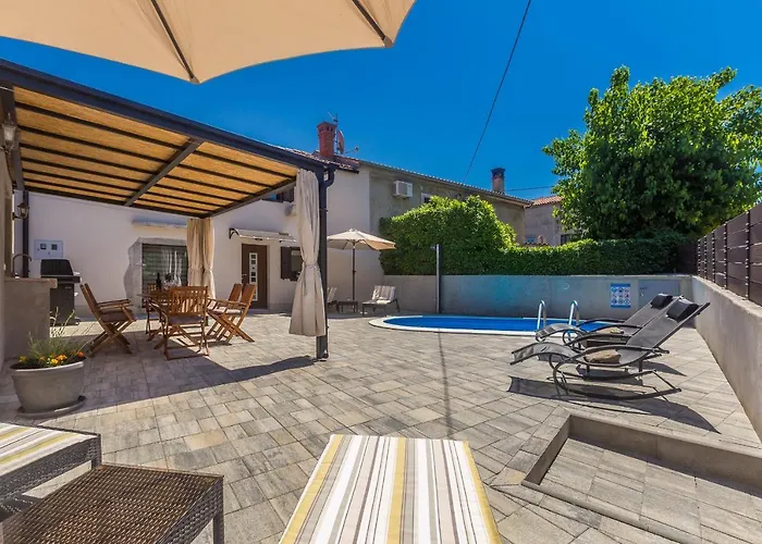 House Pavovci Case de vacanță