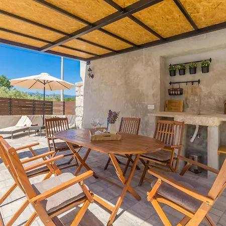 House Pavovci בית נופש *