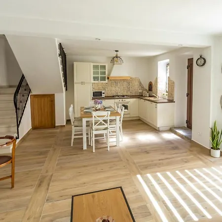 House Pavovci