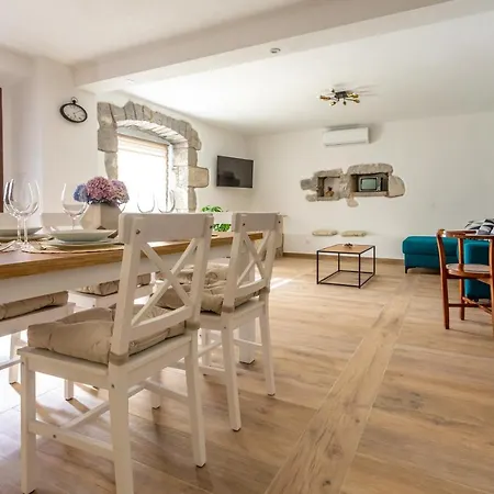 House Pavovci