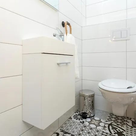 House Pavovci * Milohnici
